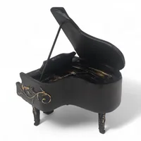 פסל םסנתר עם ורד 6335