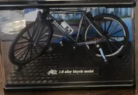 מעמד מארז תצוגה 5381 אופני ספורט 1:8 במבחר צבעים